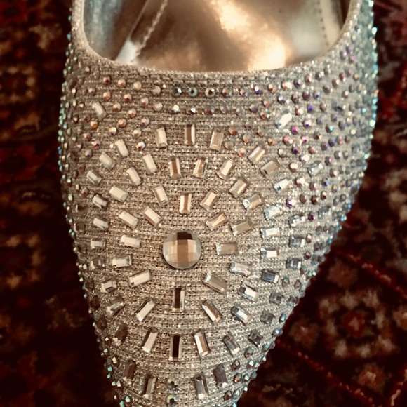 BNIB Shimmery silver heels - Picture 2 of 3